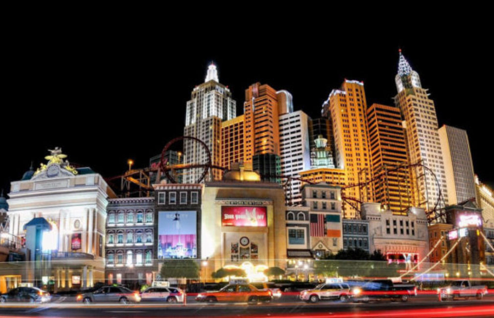Las Vegas ist schön, aber eine Casino-Nacht im eigenen Heim hat viele Vorteile und ist in der Regel auch deutlich günstiger (Foto: PatternPictures/Pixabay).